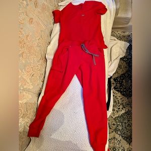 Figs scrubs catalina top and zamora jogger pants